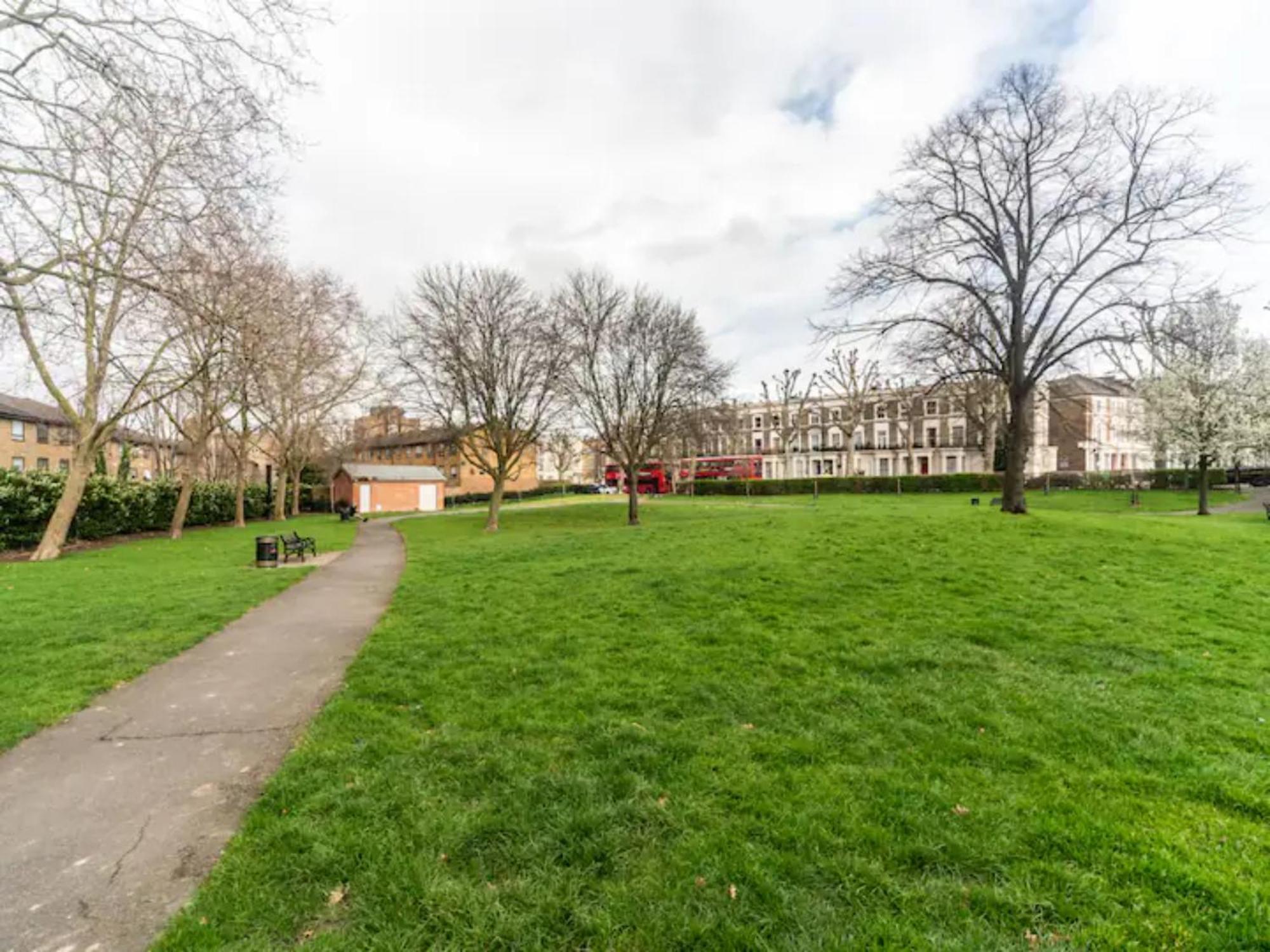 Pass The Keys Stylish 3-bed Duplex Near Notting Hill * London
