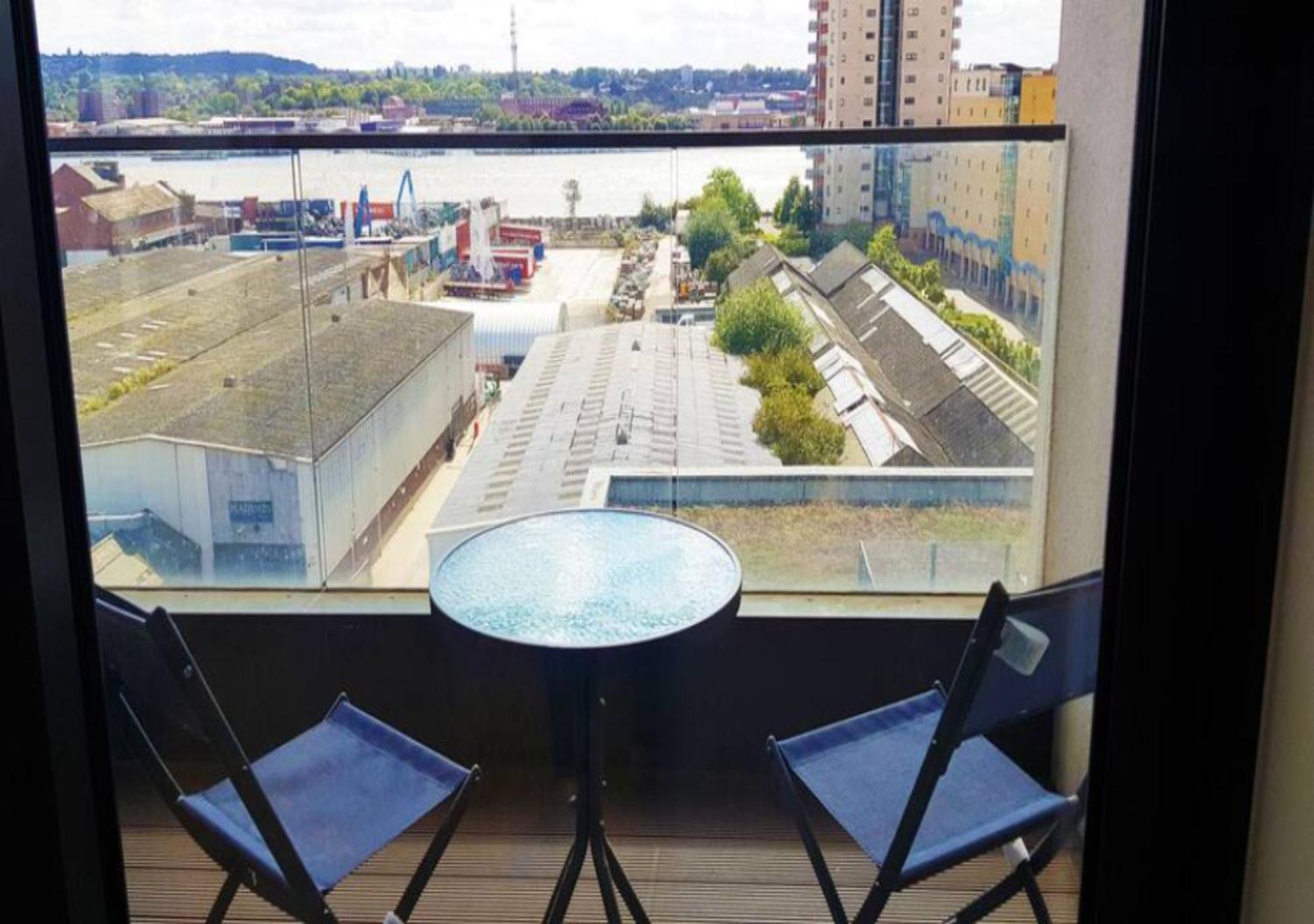 Deluxe Spacious 2br Flat Near Excel And O2 Arena *