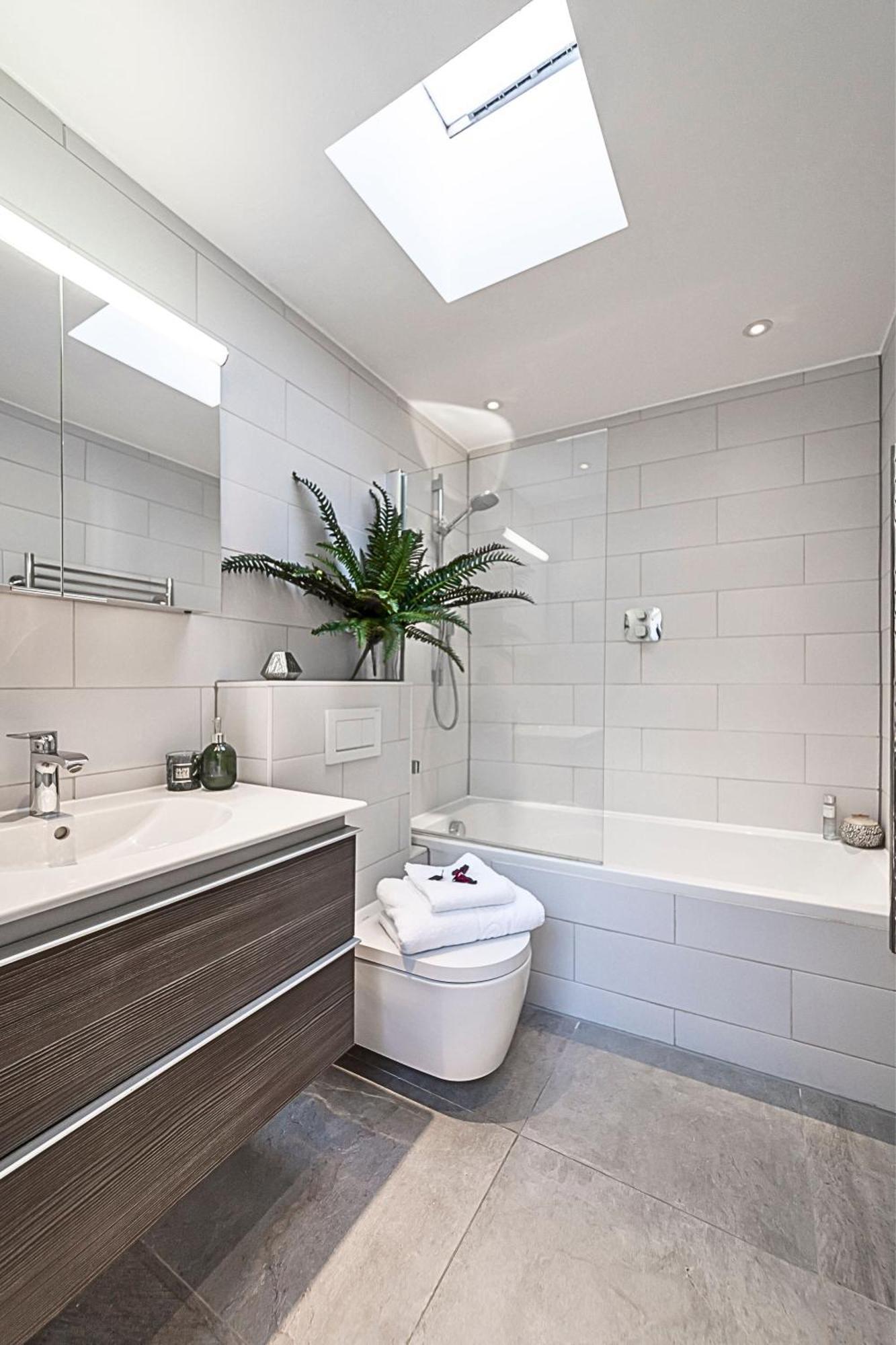 Kensington Oasis: Private House Near Attractions * London