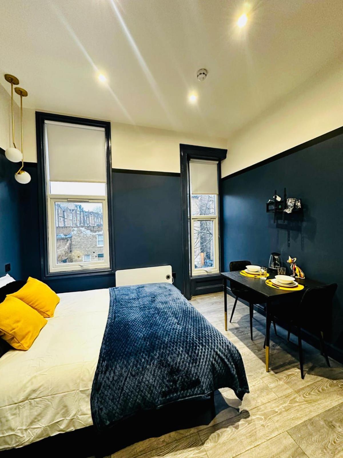 Gasthuis 39 Blue House Luxury Ensuite Ideal For Tourists Londen