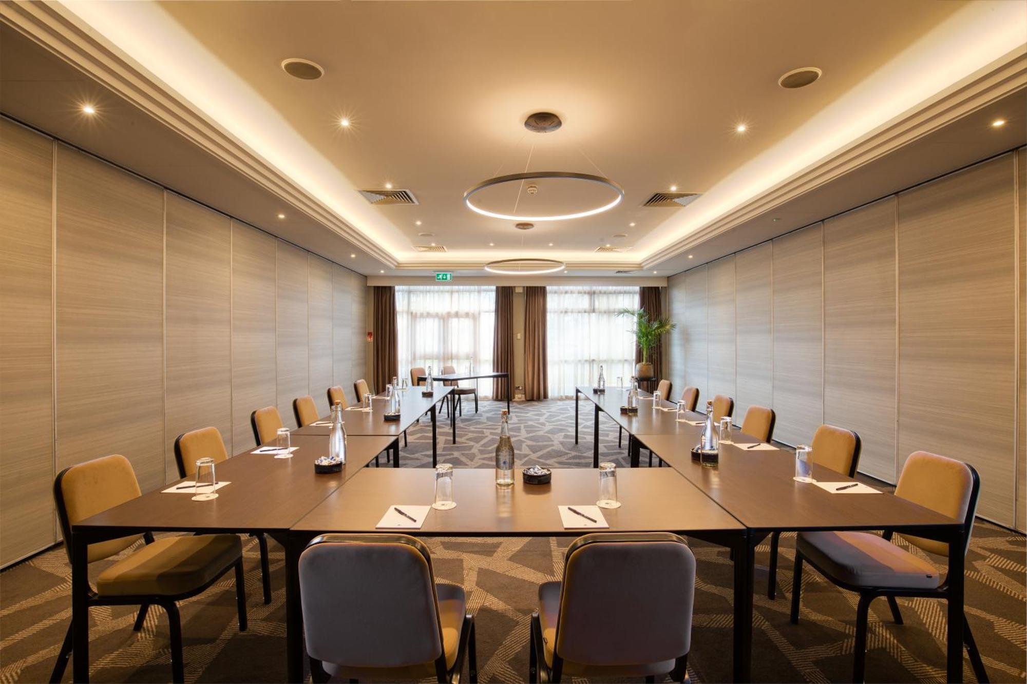 Doubletree By Hilton Ealing Hotel 4*