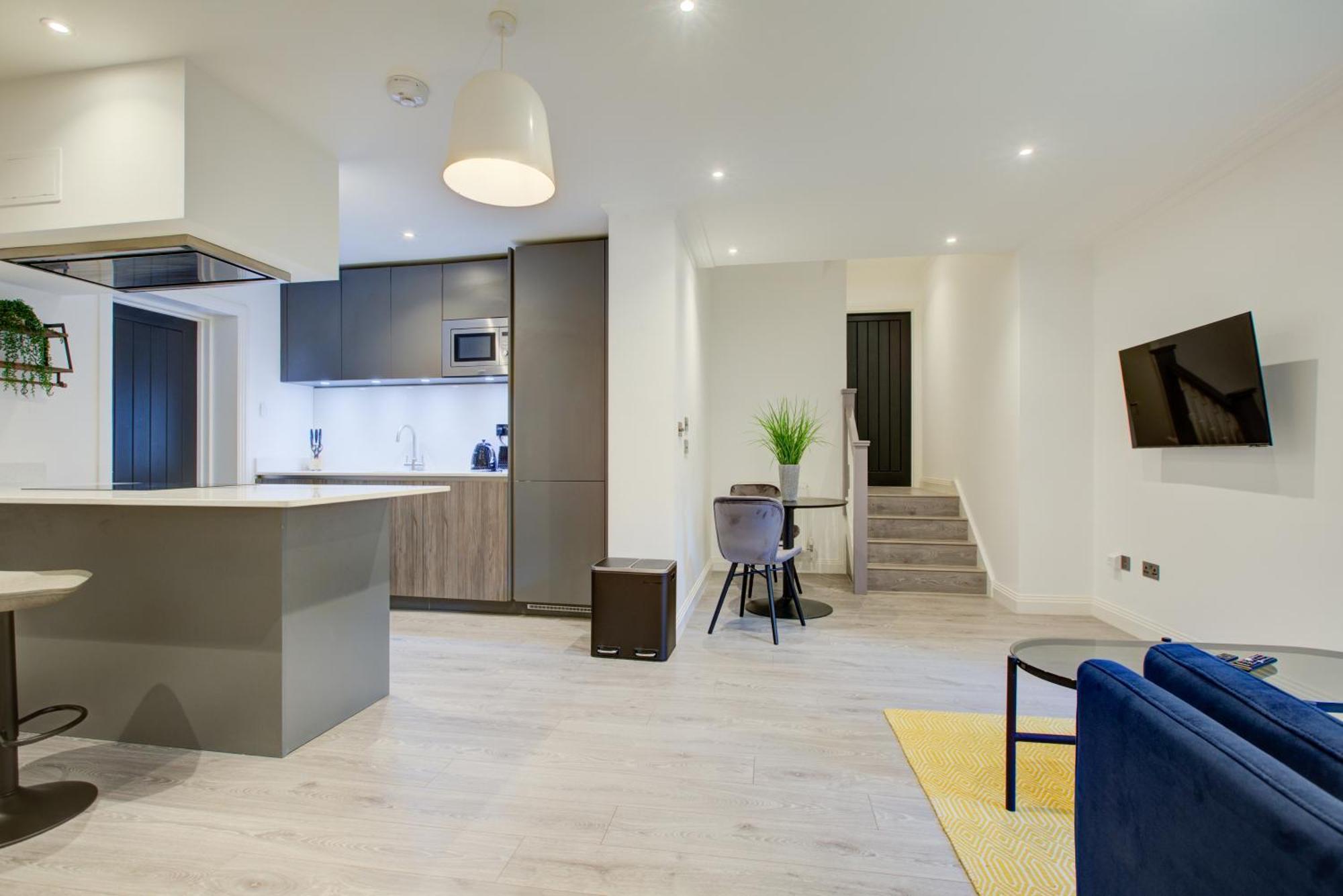 Hybrid Resi - London, Fulham Near Chelsea And Putney