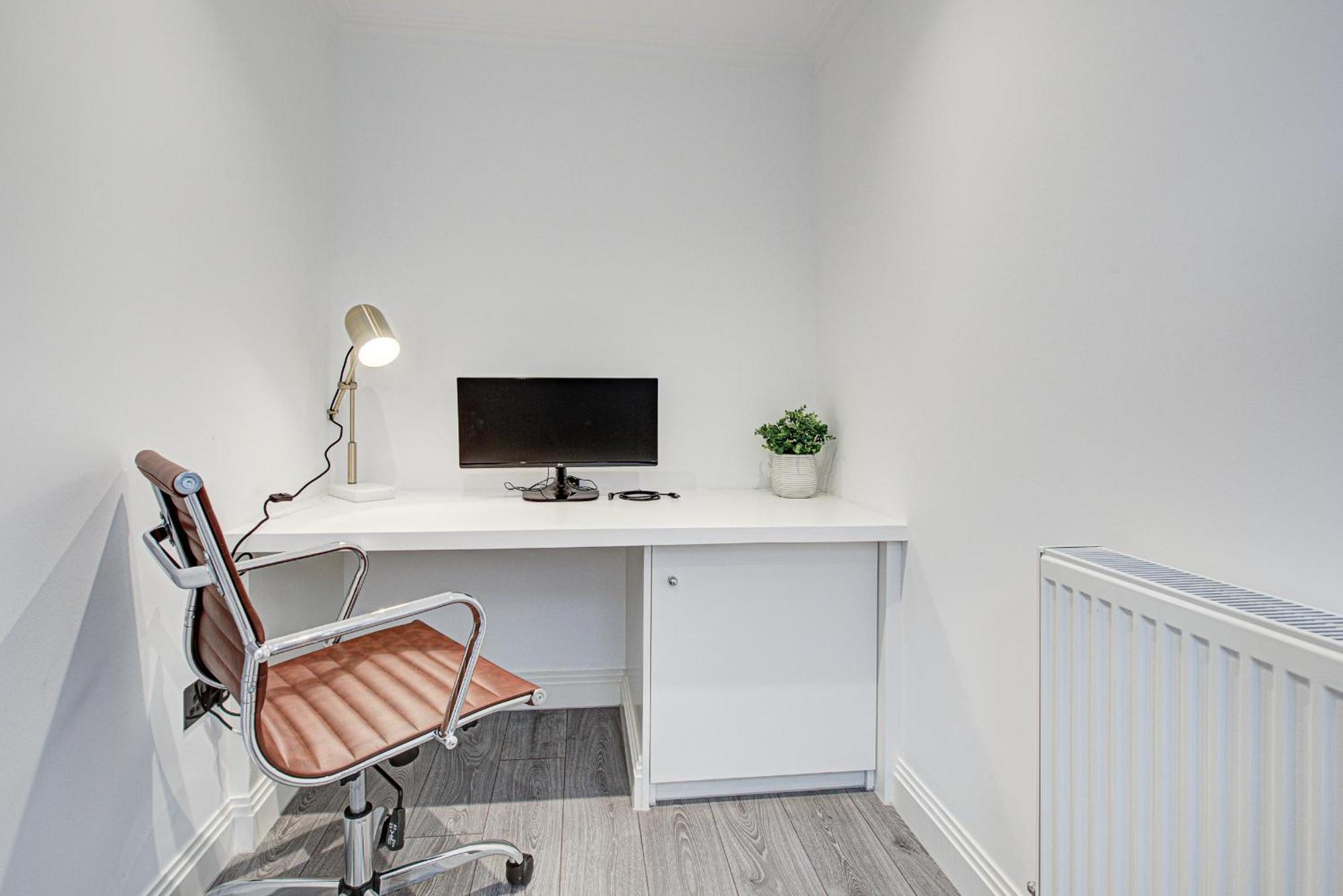 Hybrid Resi - London, Fulham Near Chelsea And Putney Apartment