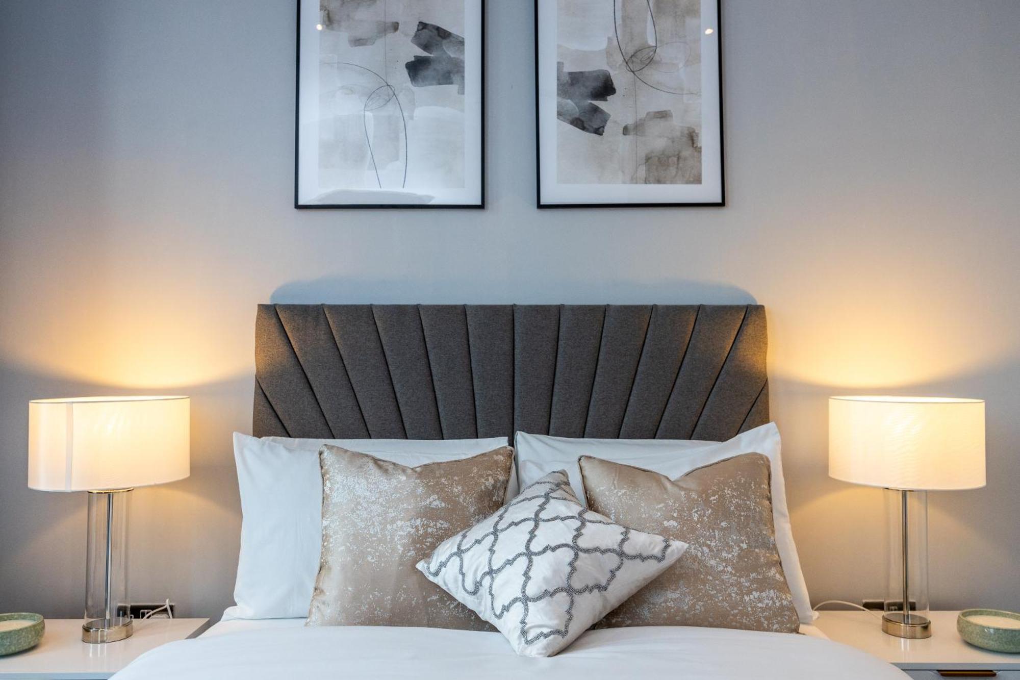 Luxury & Spacious 2 Bedroom Apt With City Views