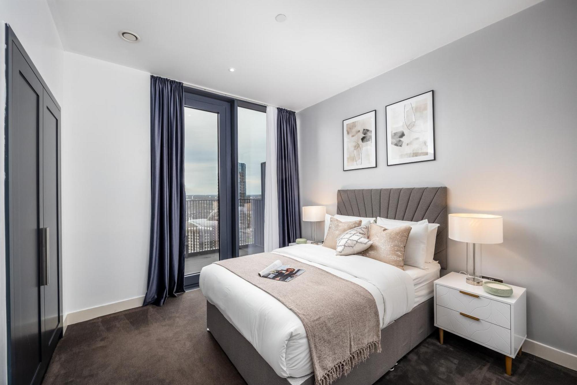 Luxury & Spacious 2 Bedroom Apt With City Views London