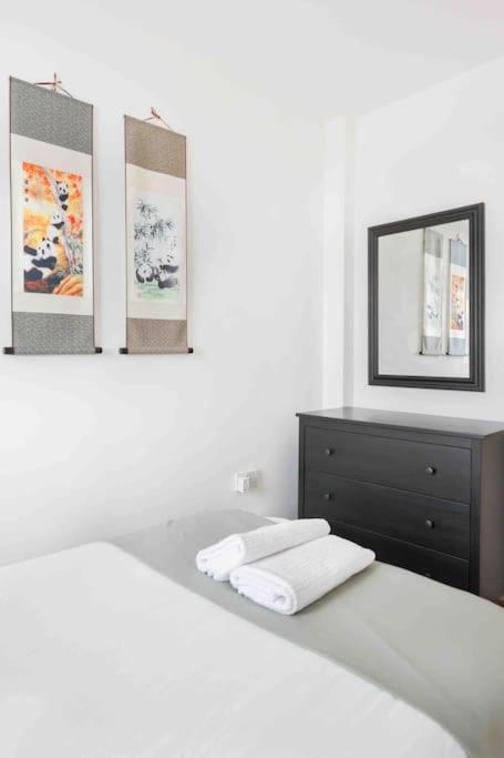 Spacious 2 Bedroom In Near Tube Apartment London