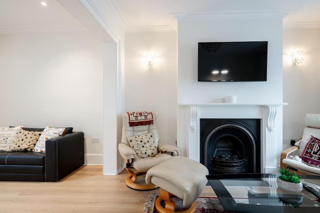 Luxury 3brs House In The Heart Of Victoria Londen