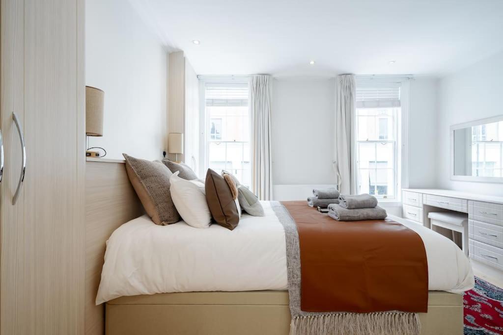 Luxury 3brs House In The Heart Of Victoria Londen