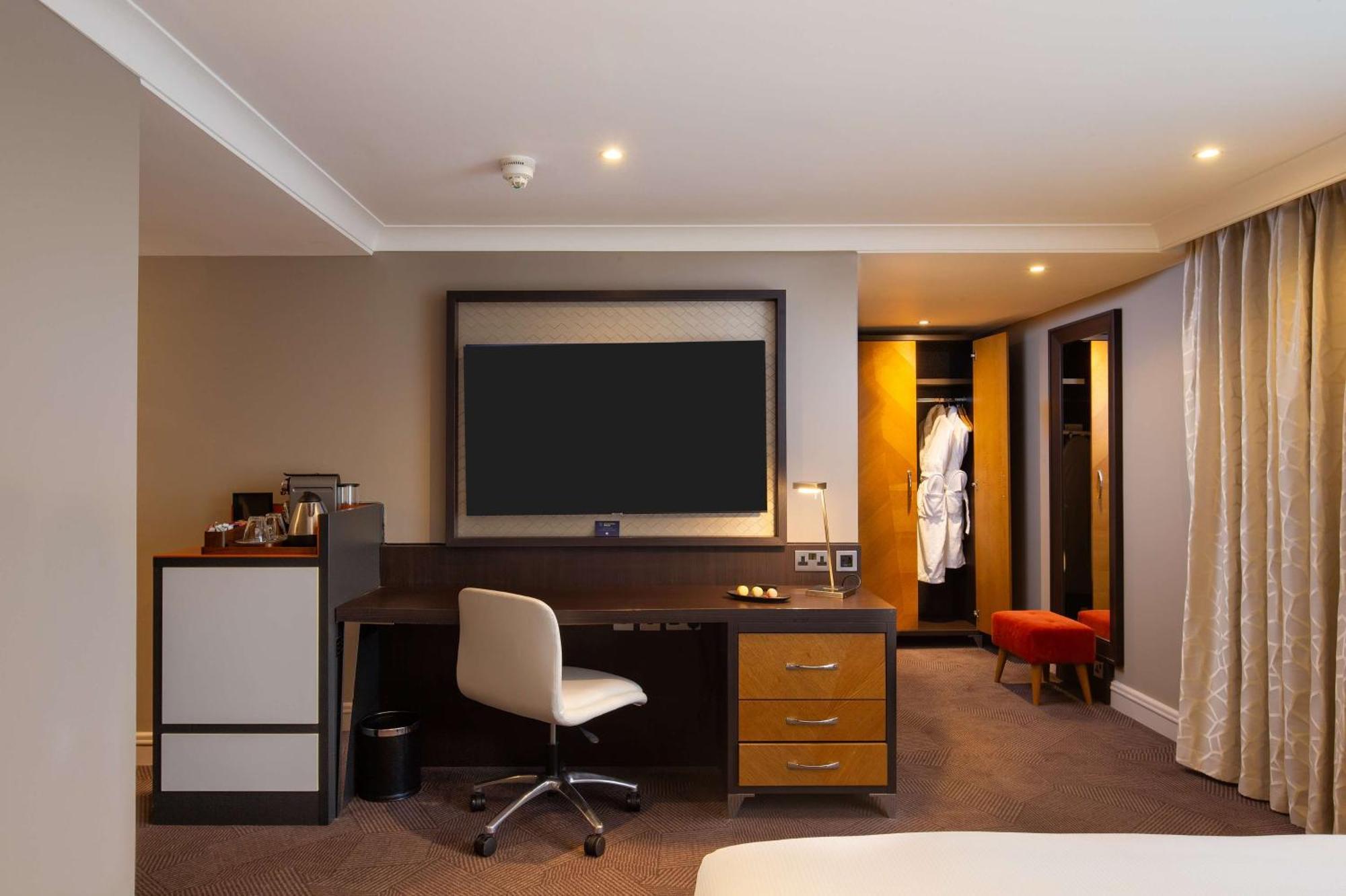 Doubletree By Hilton Ealing 4*