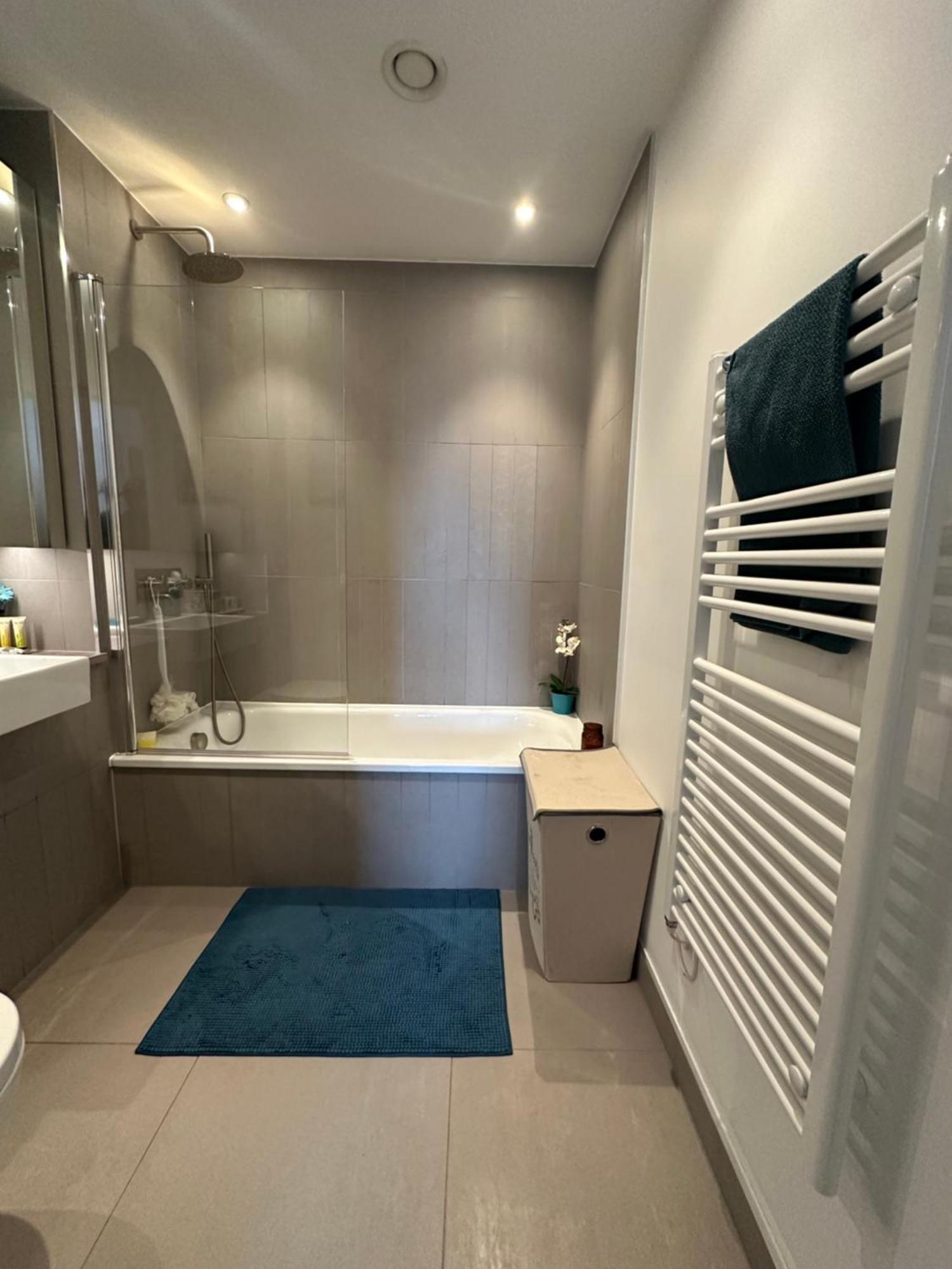 Luxury 3 Bedroom Flat In Stratford, Apartment *