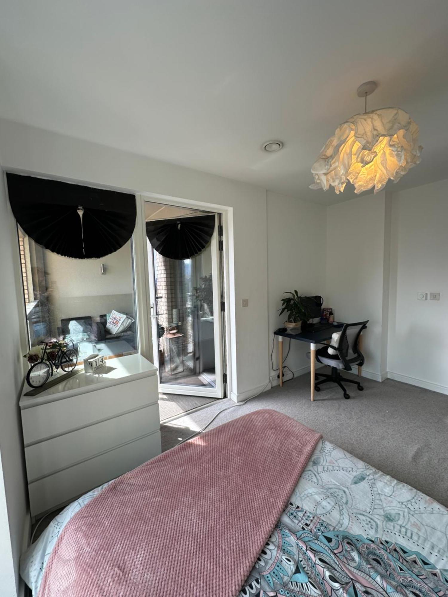 Luxury 3 Bedroom Flat In Stratford, Apartment