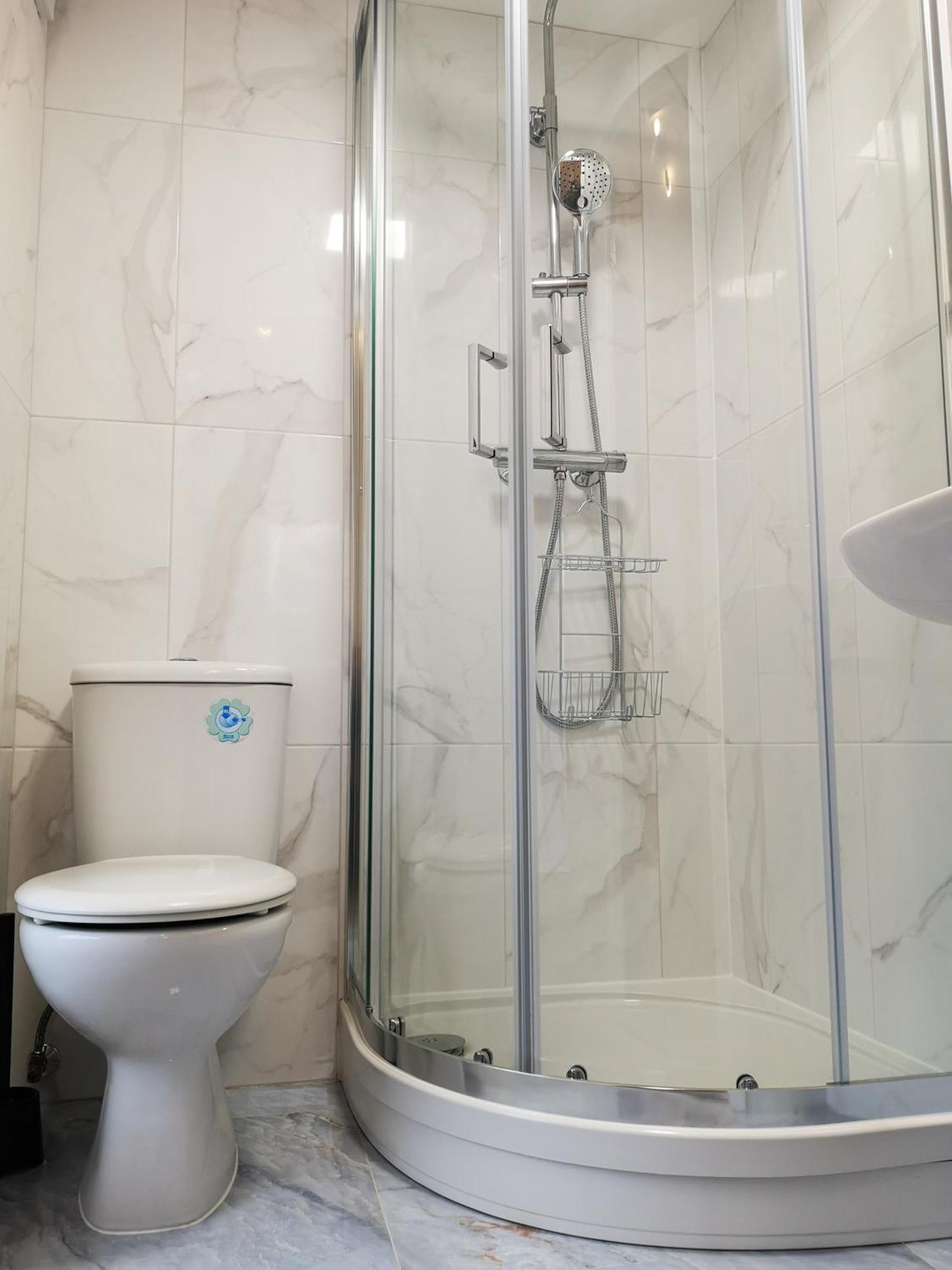 Appartement Stylish Minutes Away From Wembley Londen