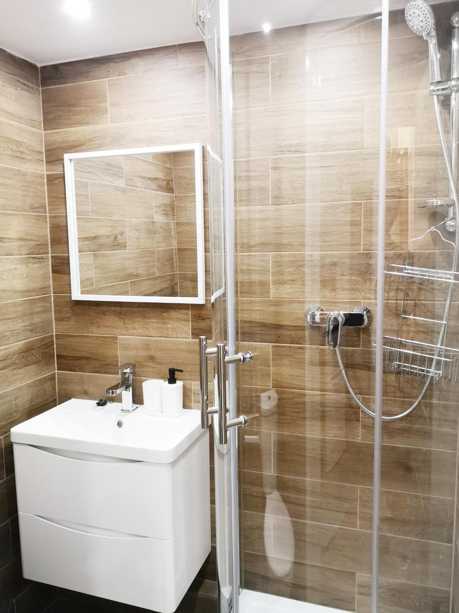 Appartement Stylish Minutes Away From Wembley Londen