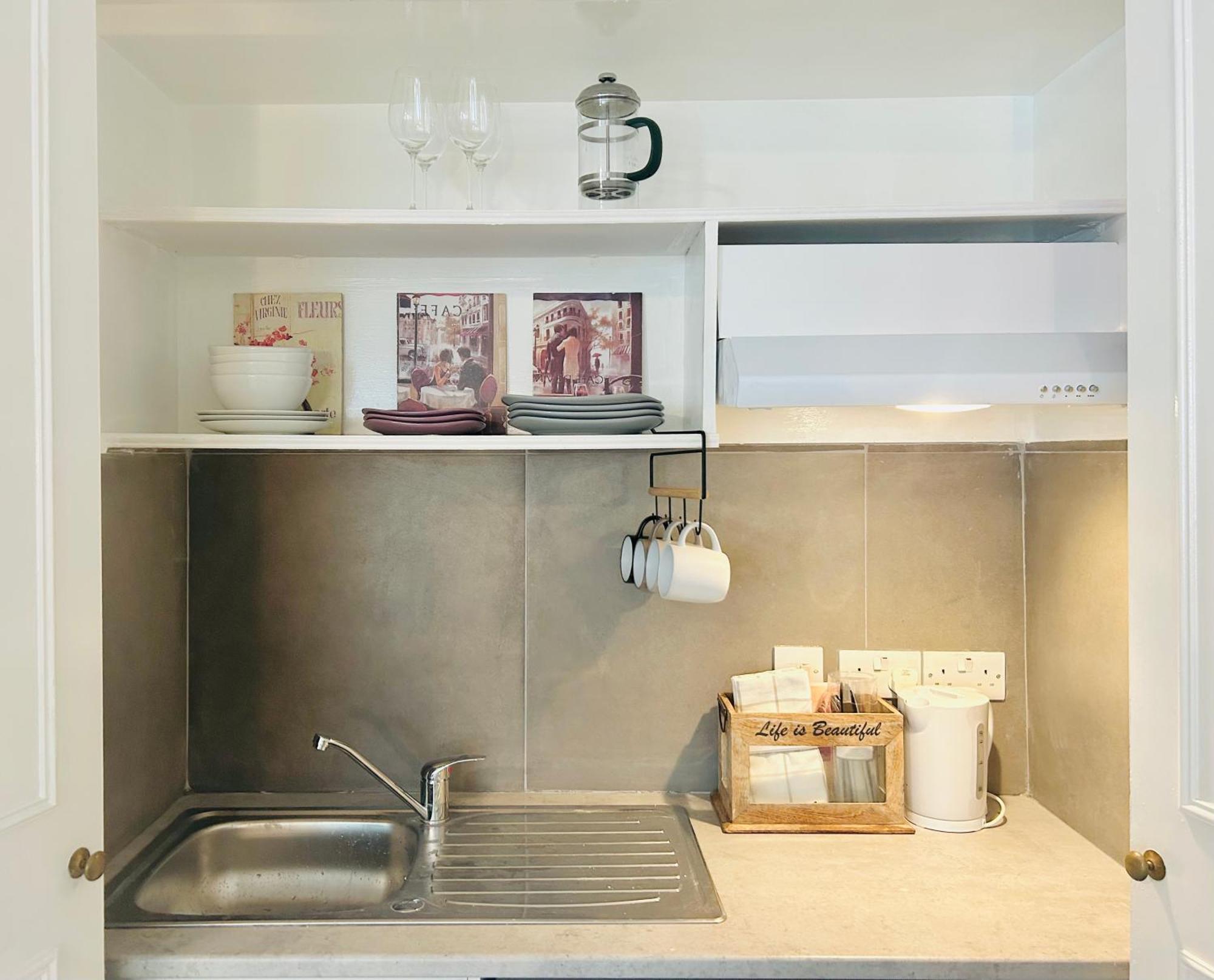 Apartment Kensington Gem London