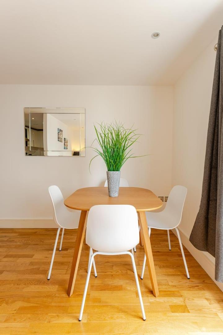 Appartement Brand New Flat In With Car Park