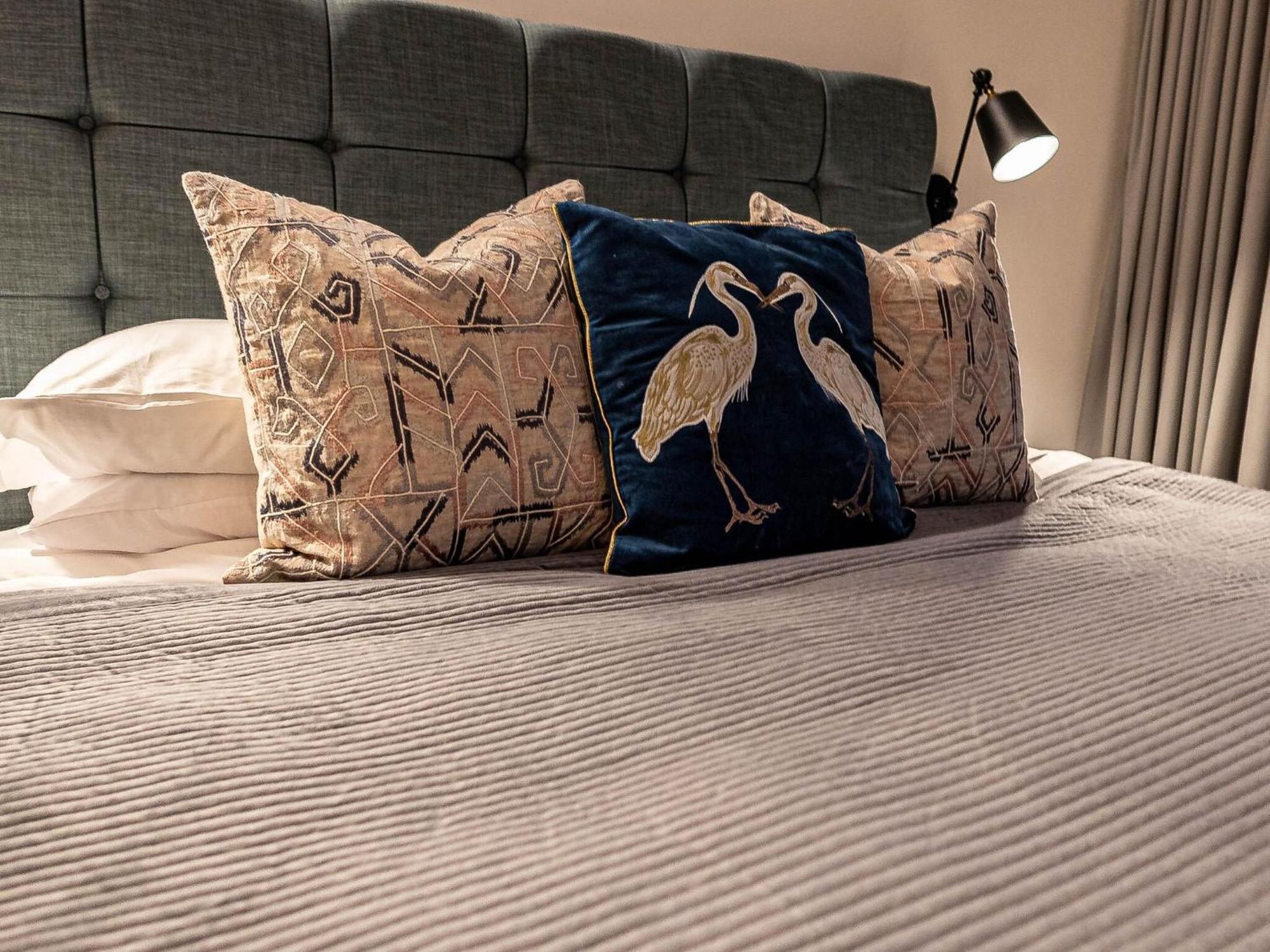 Apartment The Arches Luxurious Three Bedroom Close To Hampstead Heath With Garden Balcony And Courtyard London