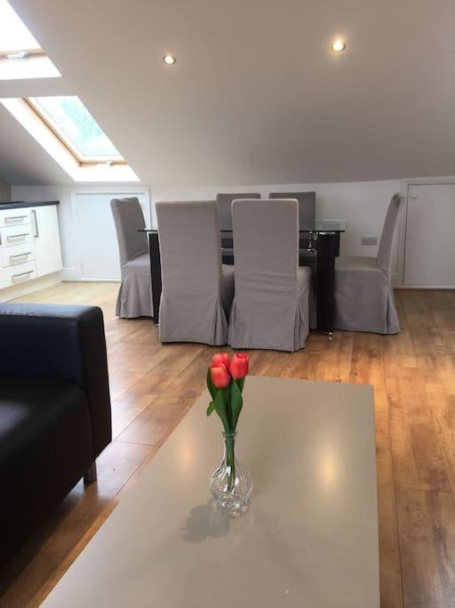 Apartment Spacious 3bedroom Flat *
