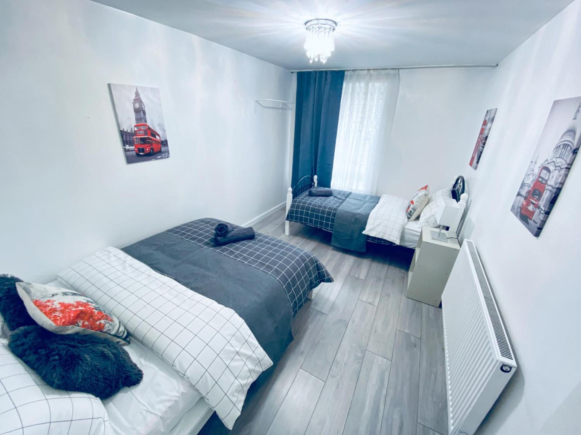 2 Bedroom Flat, Dalston Junction,