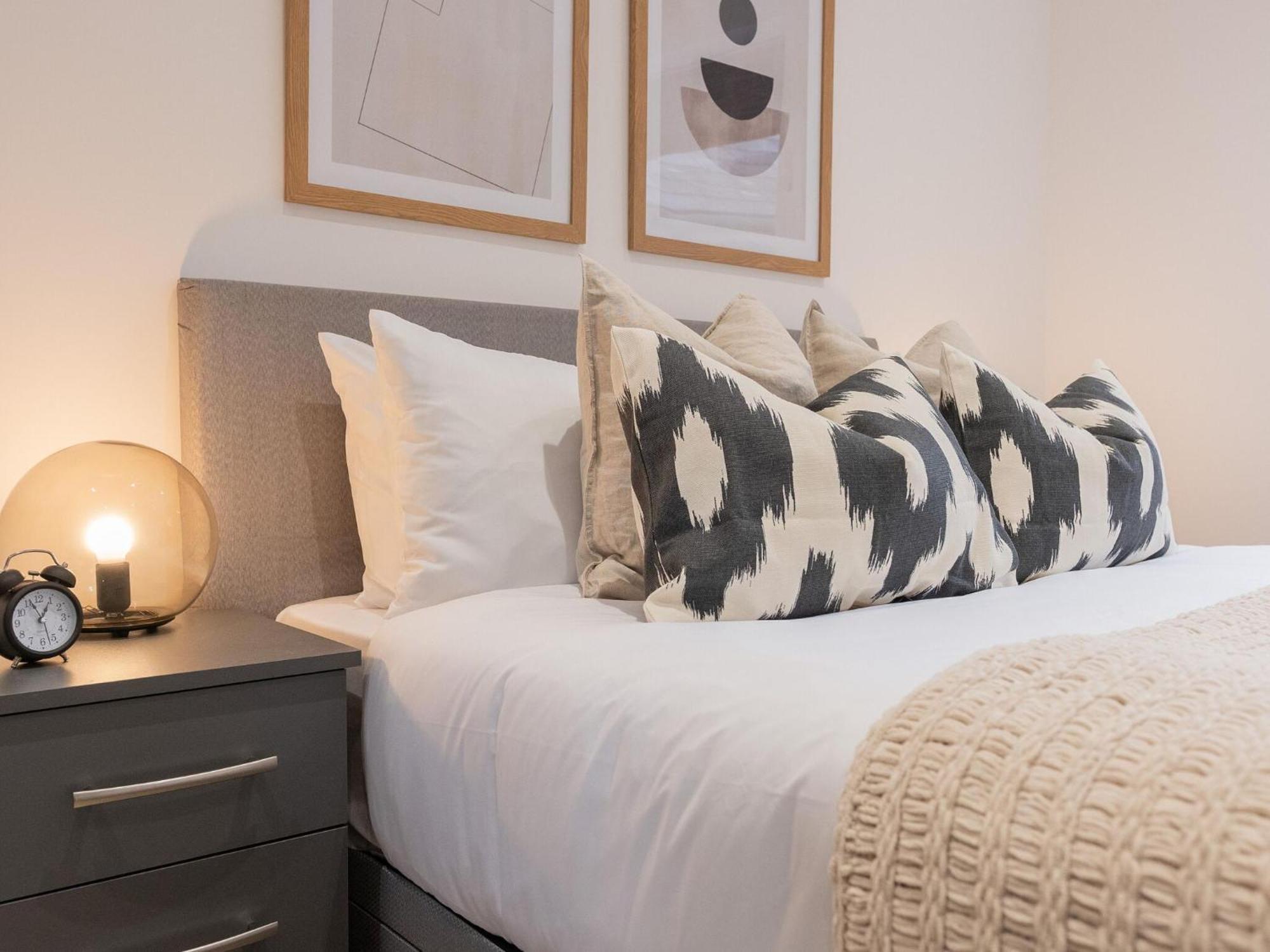 One And Two Bedroom Near Holloway Train Station By Belvilla Apartment London
