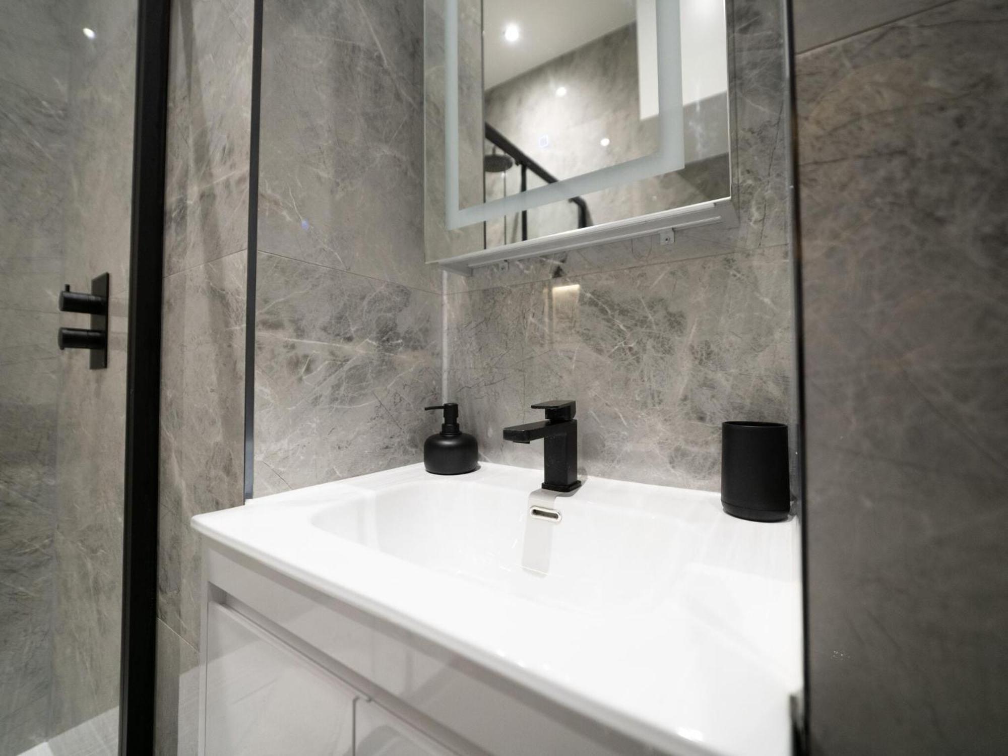 Apartment One And Two Bedroom Near Holloway Train Station By Belvilla