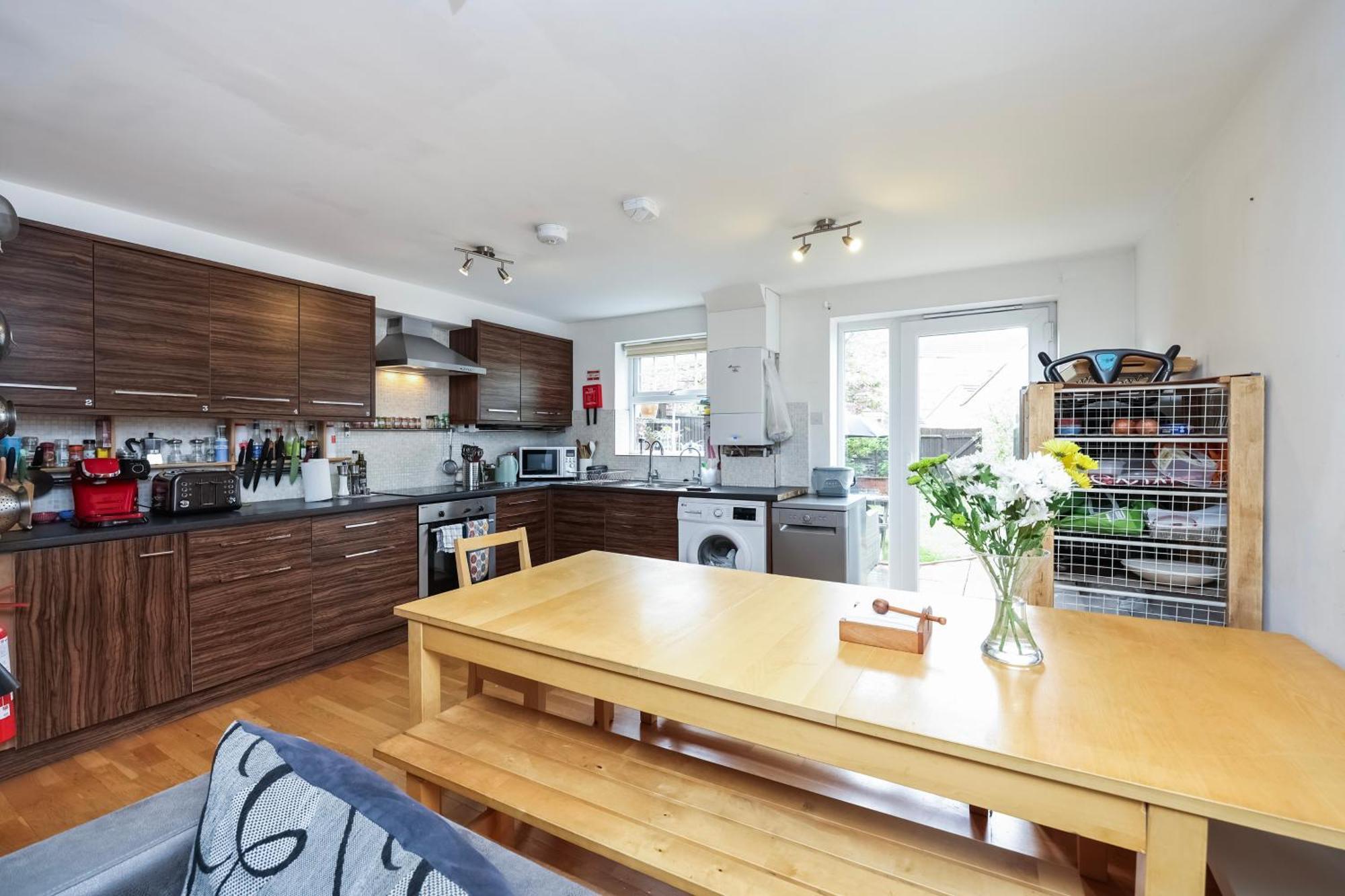 Apartment Vibrant Clapham Double Bedroom *