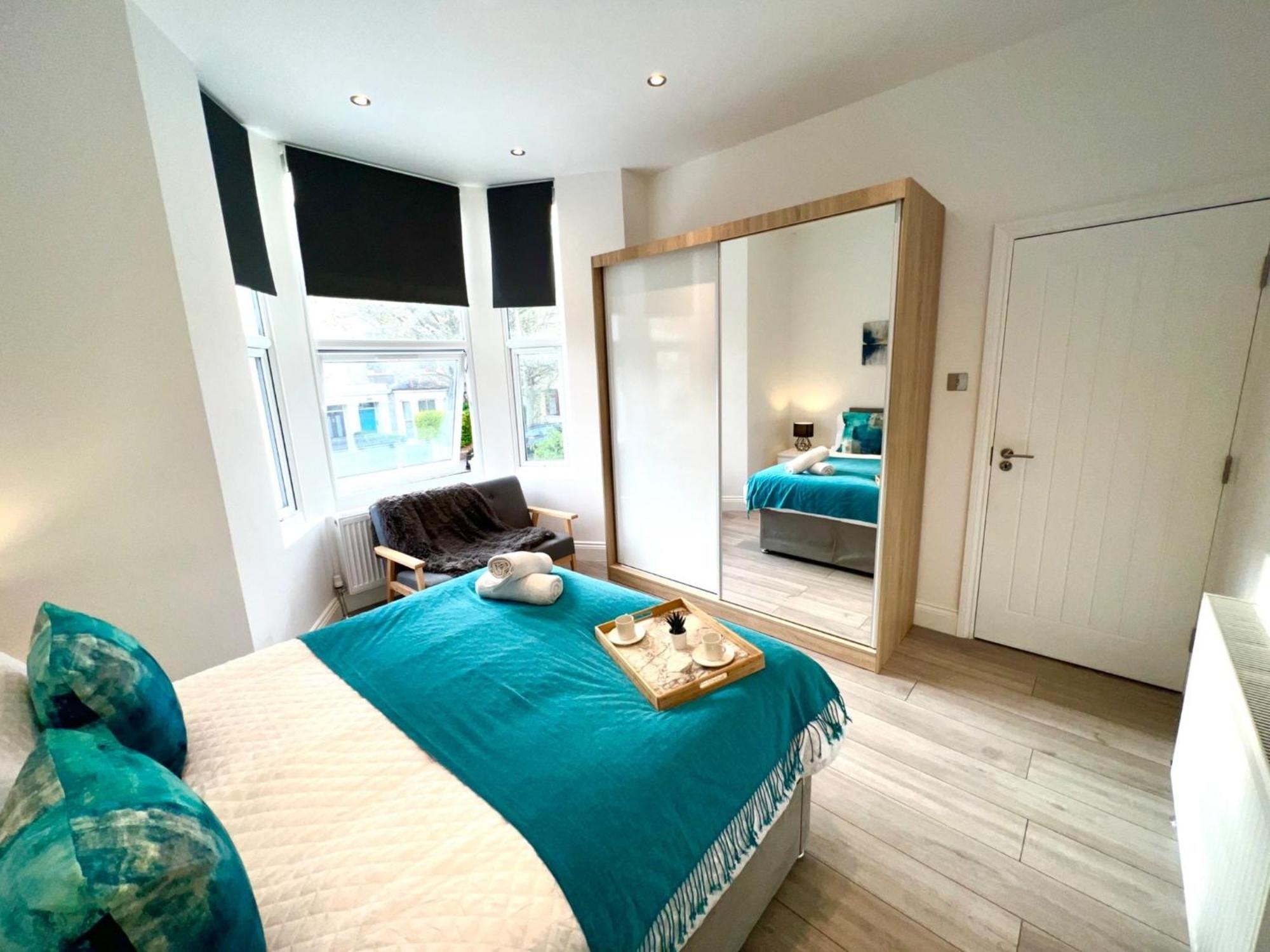 Two Bedroom By Dashh Short Lets & Serviced In Shepherds Bush With Free Wifi Holiday home *
