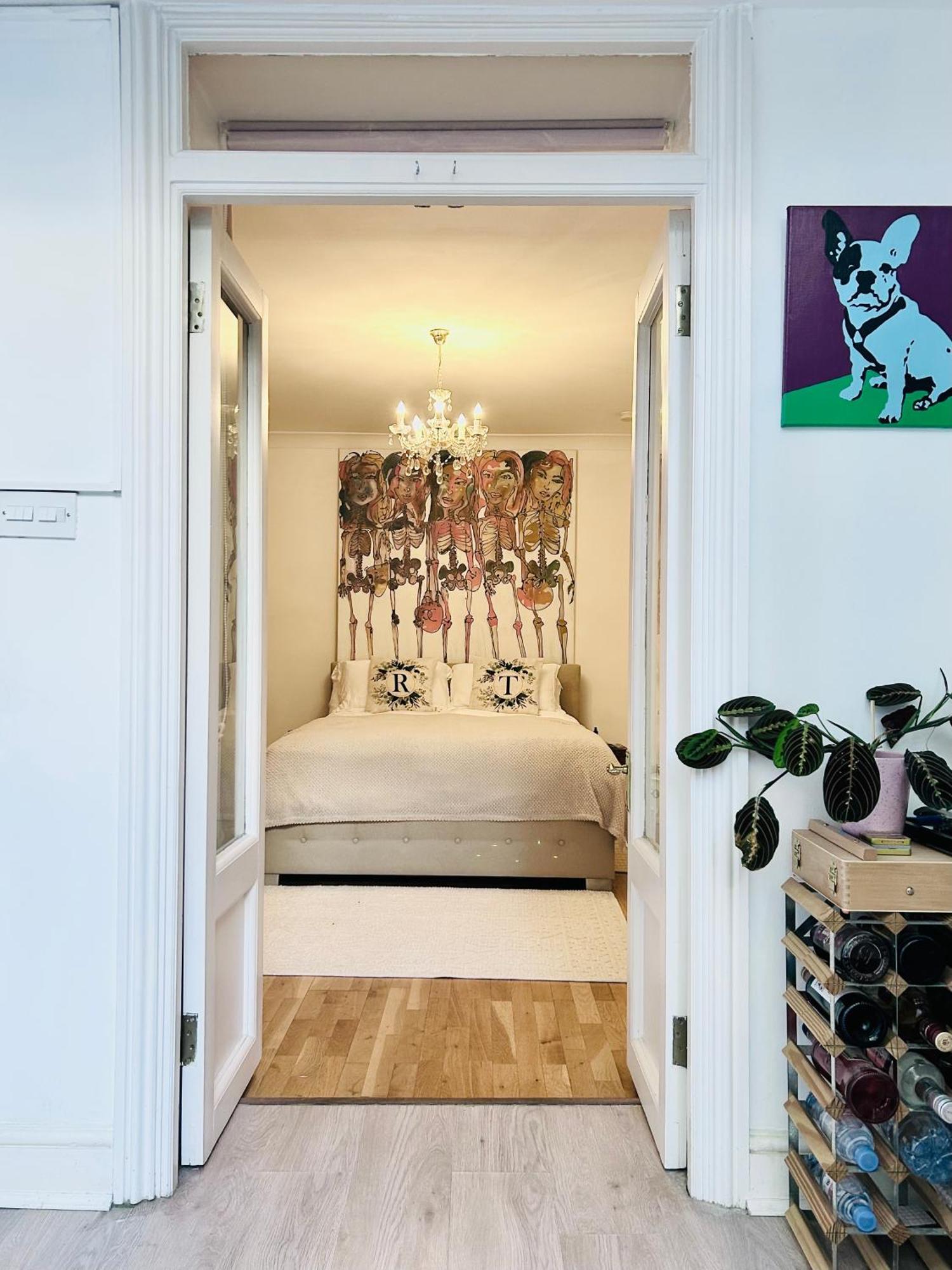 Apartment Kensington Gem London