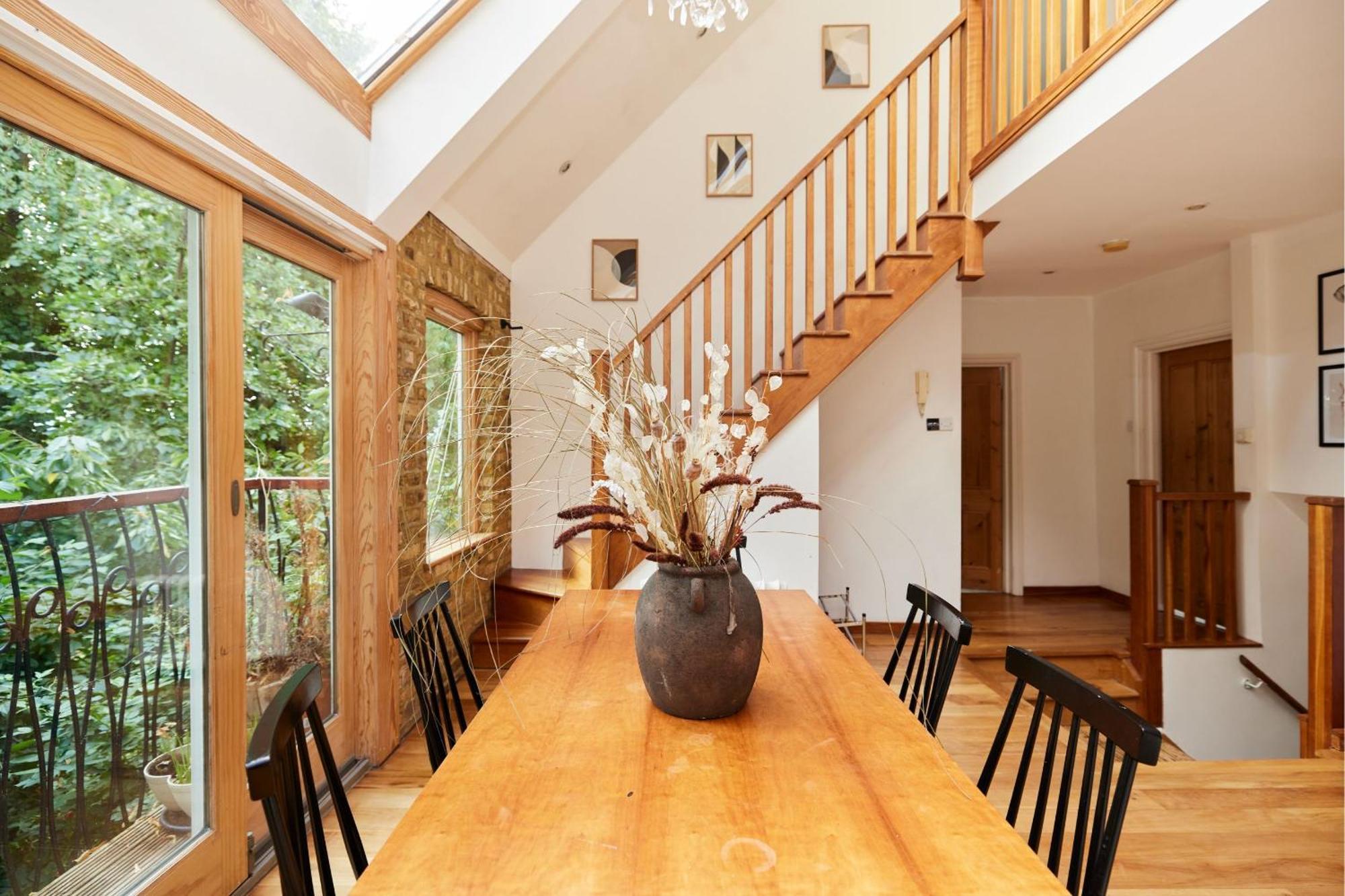 The Hampstead Wonder - Spacious 4bdr House With Balcony *