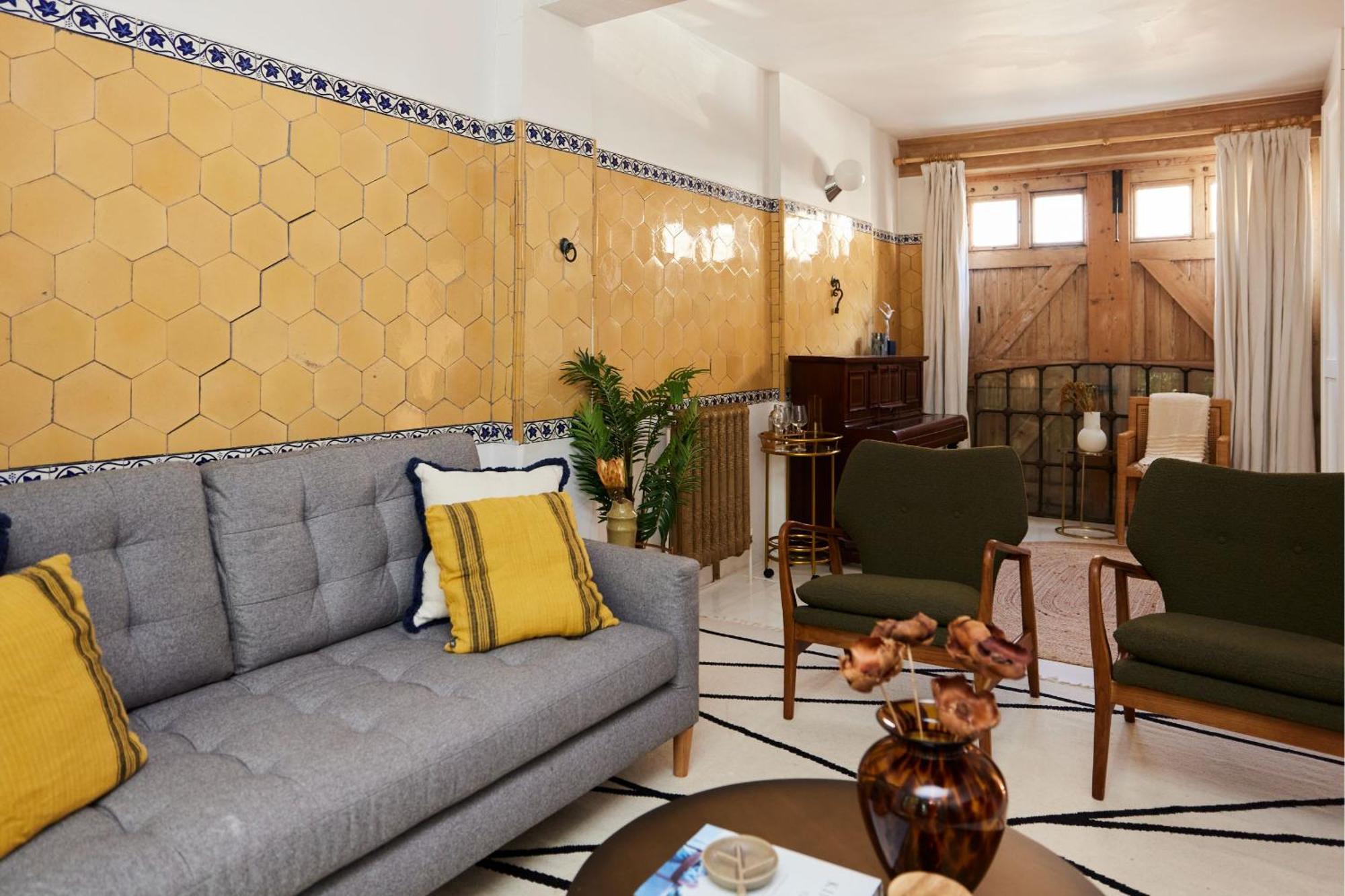 The Hampstead Wonder - Spacious 4bdr House With Balcony London