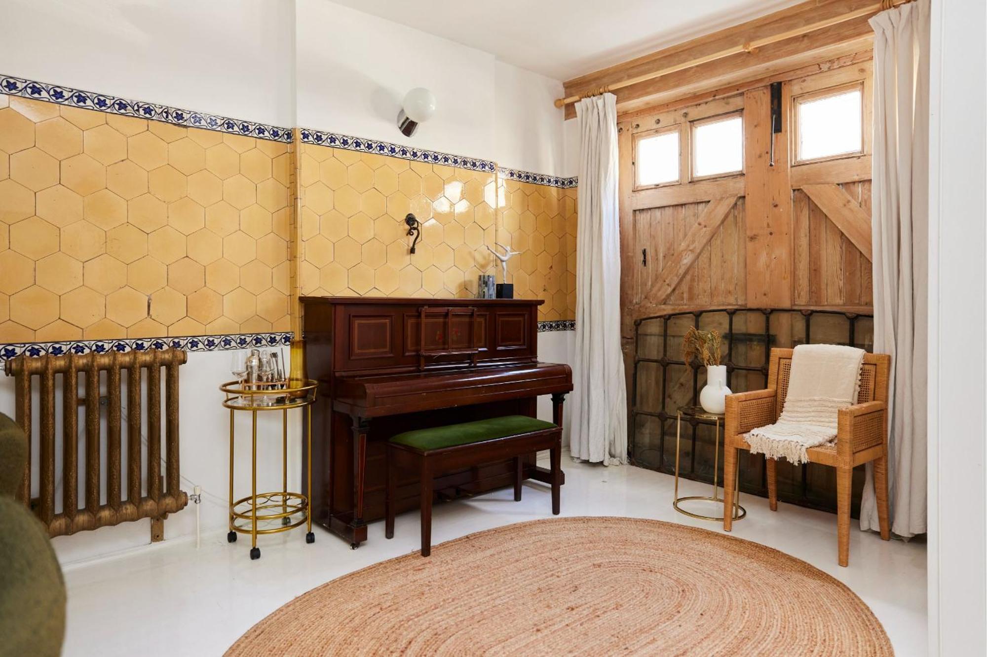 The Hampstead Wonder - Spacious 4bdr House With Balcony Apartment London