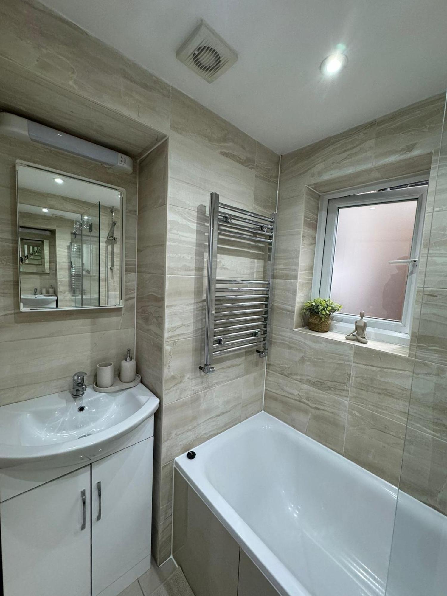 2 Double Bedroom Garden Flat In Acton,london * London