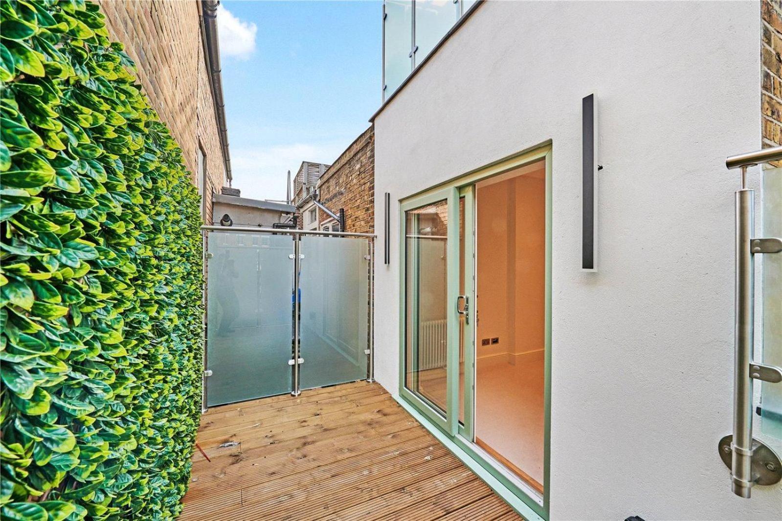 Private Terrace Fulham 3 Bed 2 Baths * London