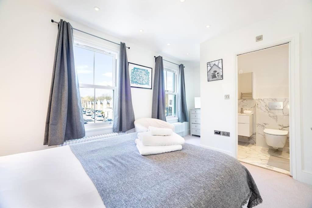 Private Terrace Fulham 3 Bed 2 Baths Apartment
