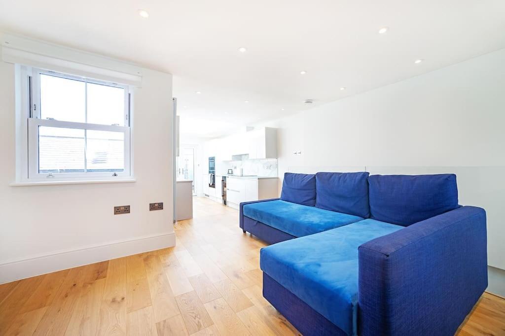 Private Terrace Fulham 3 Bed 2 Baths * London