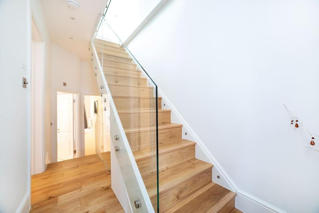 Apartment Private Terrace Fulham 3 Bed 2 Baths London