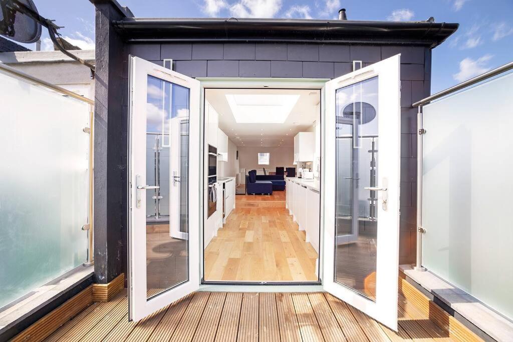 Private Terrace Fulham 3 Bed 2 Baths London