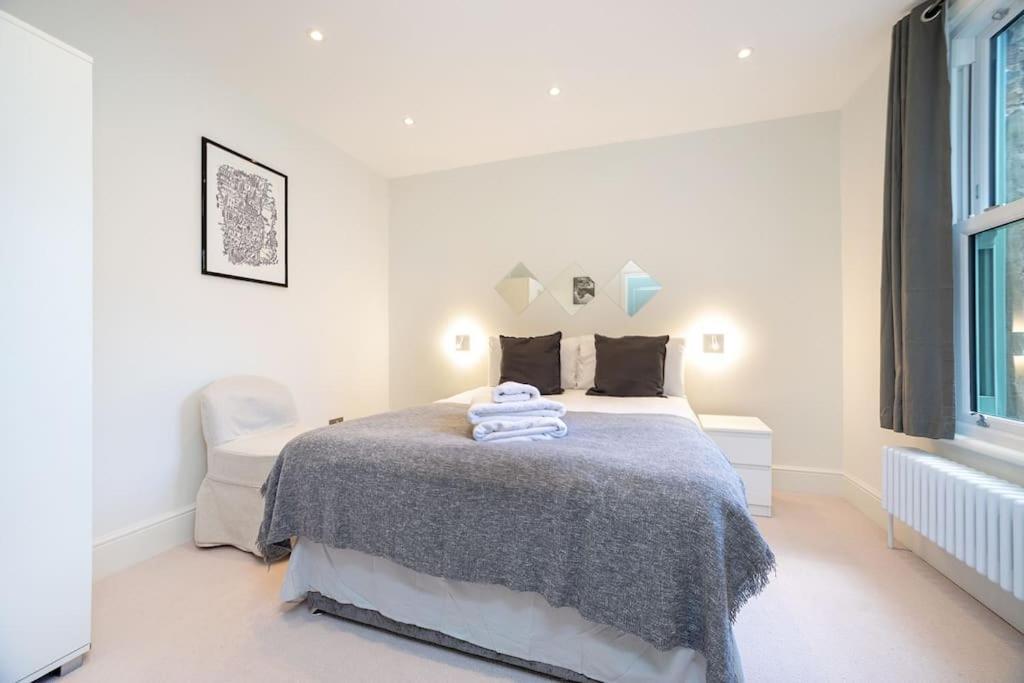 Private Terrace Fulham 3 Bed 2 Baths * London
