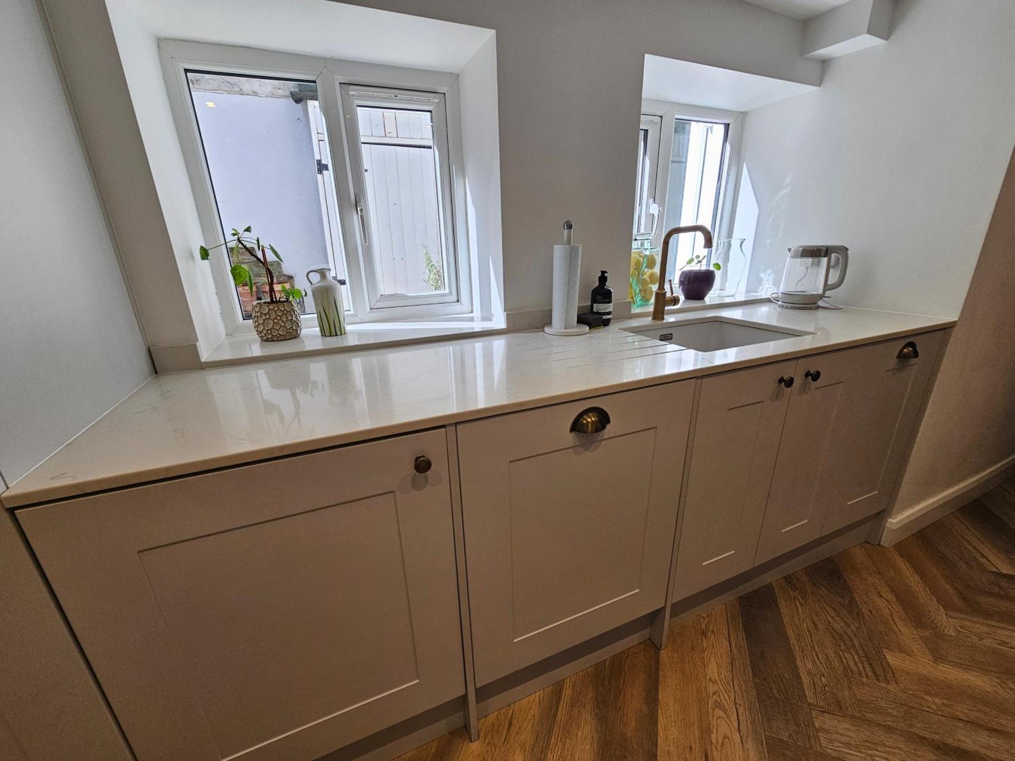 Spacious & Renovated 1-bed Garden Flat In *