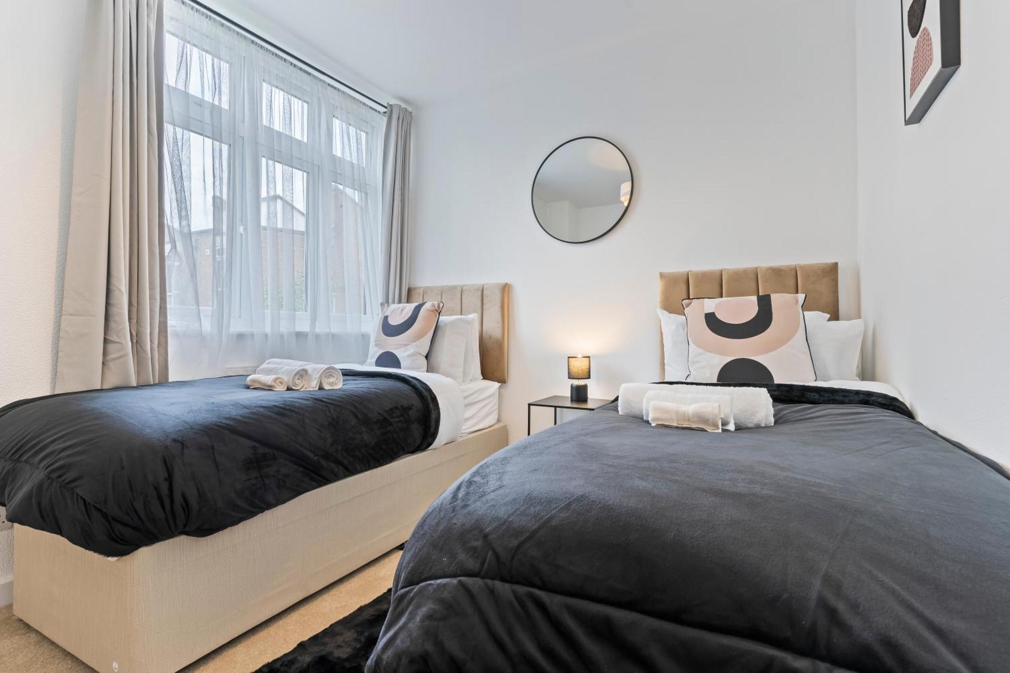 Holiday home Elegant Next To Wembley Stadium *