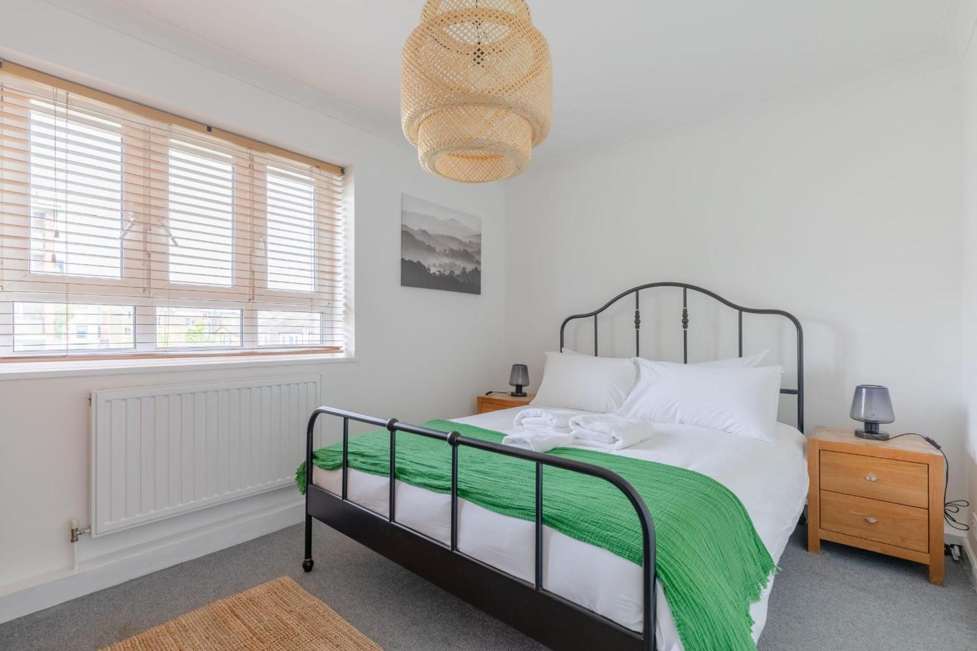 Spacious 3bd Flat Close To Tube - Fulham! London