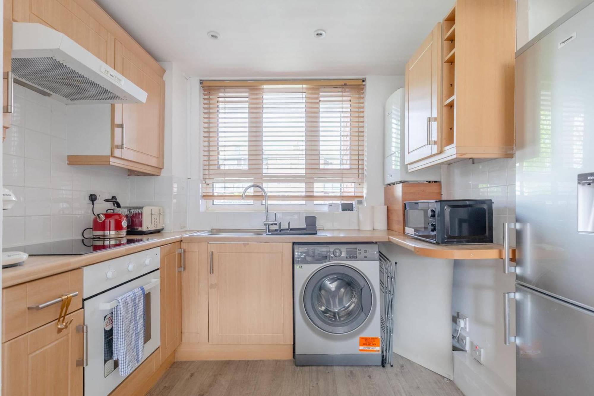 Spacious 3bd Flat Close To Tube - Fulham! London