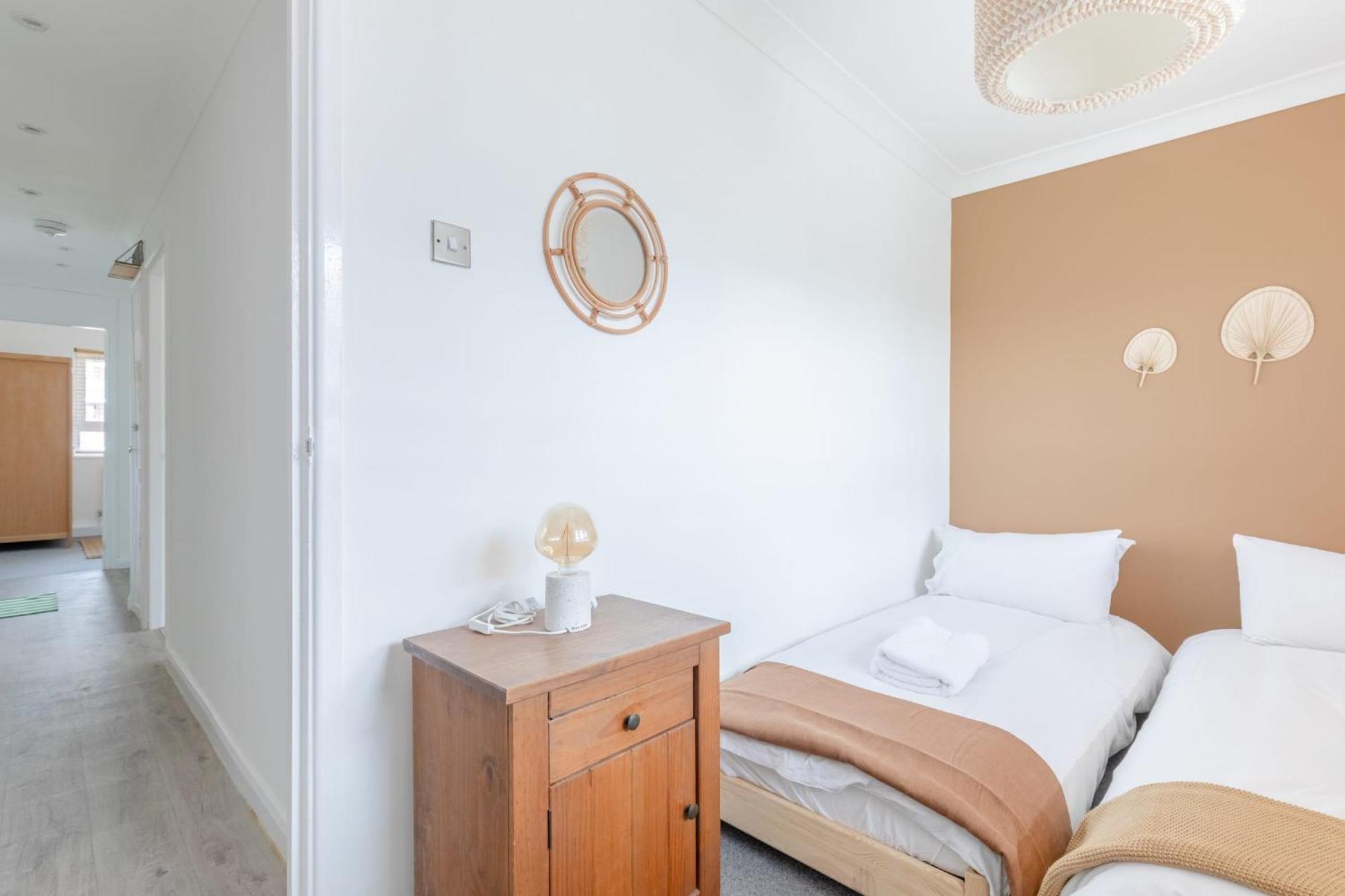 Spacious 3bd Flat Close To Tube - Fulham! Apartment *