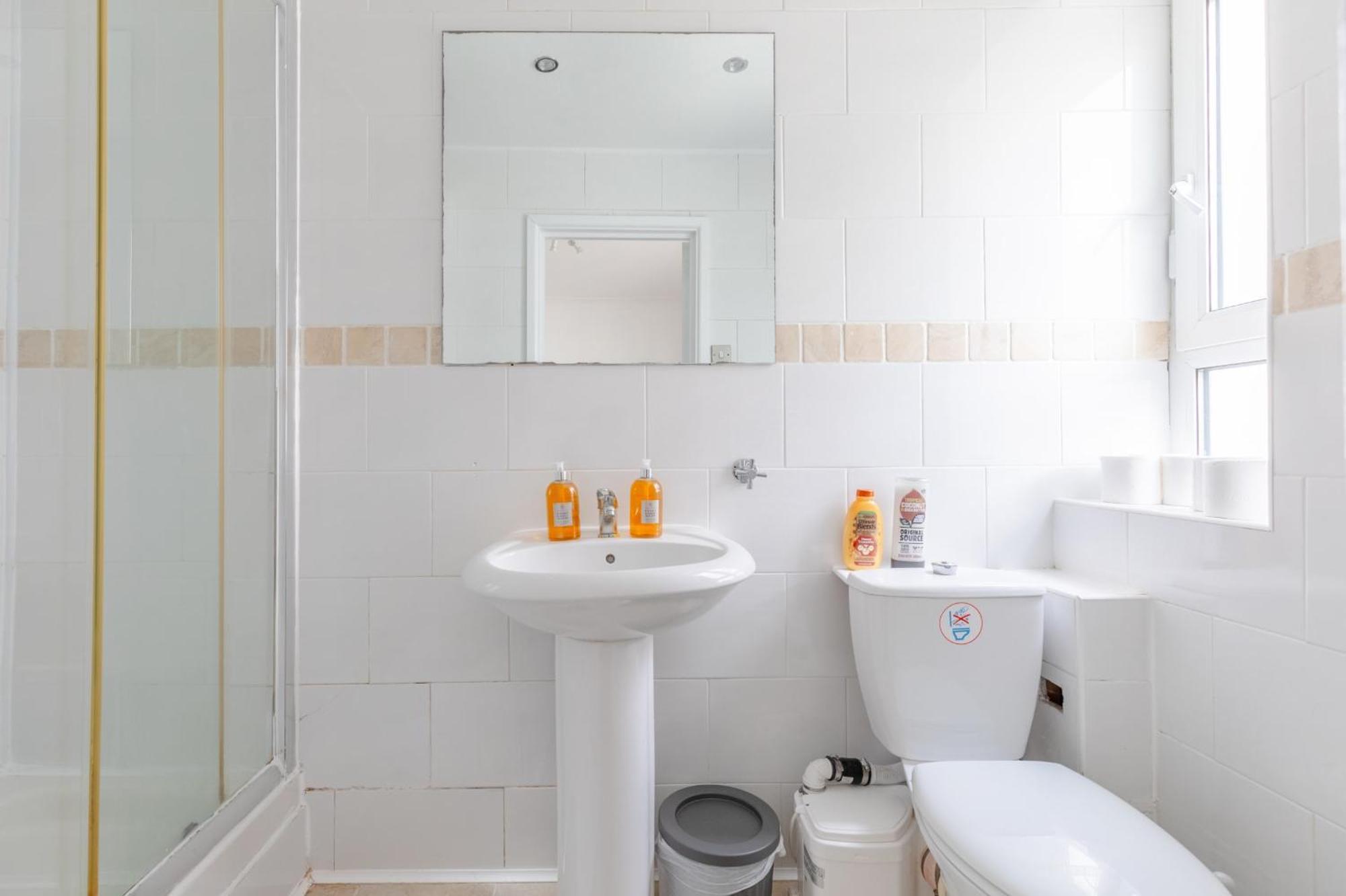 Spacious 3bd Flat Close To Tube - Fulham! Apartment London