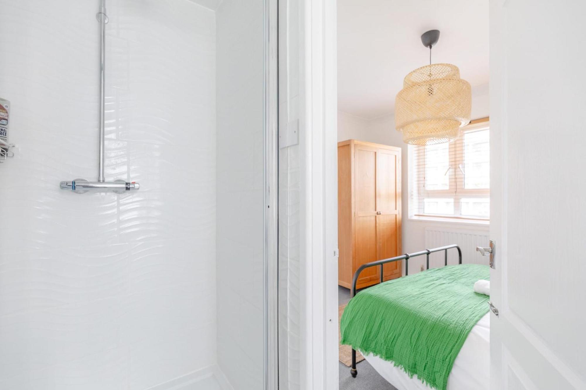 Spacious 3bd Flat Close To Tube - Fulham! London