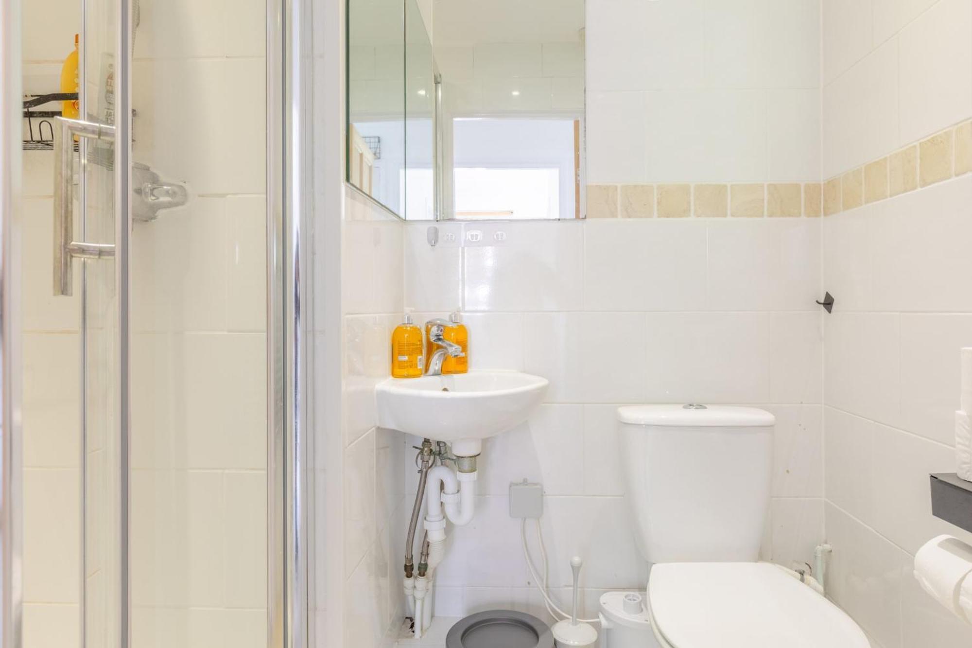 Spacious 3bd Flat Close To Tube - Fulham! Apartment *