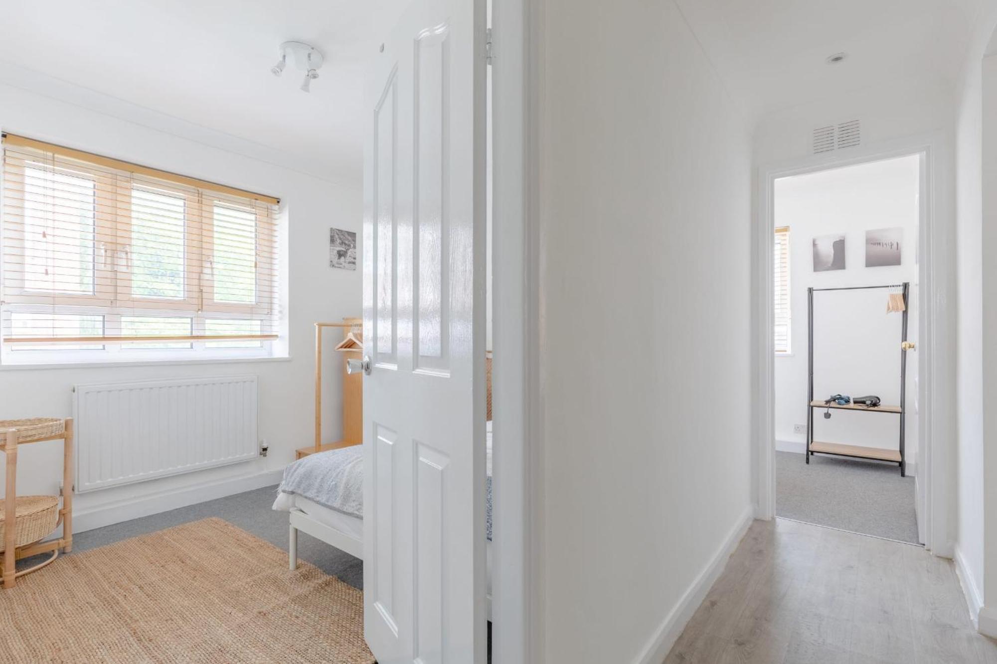 Spacious 3bd Flat Close To Tube - Fulham! * London