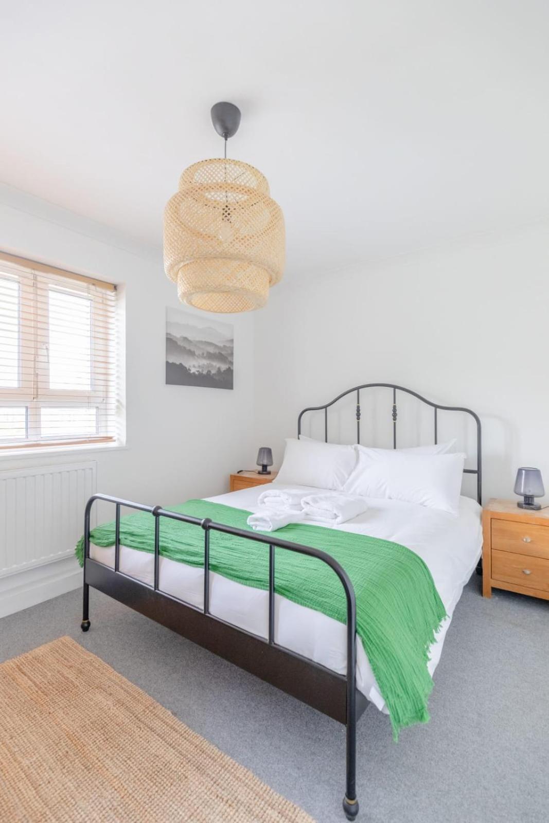 Spacious 3bd Flat Close To Tube - Fulham! London