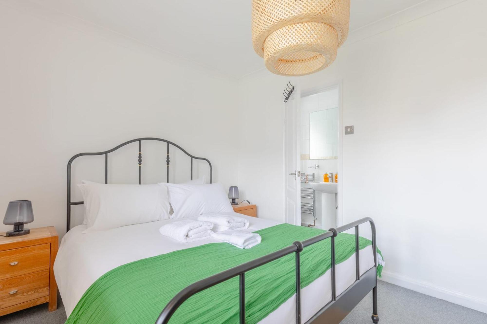 Spacious 3bd Flat Close To Tube - Fulham! Apartment
