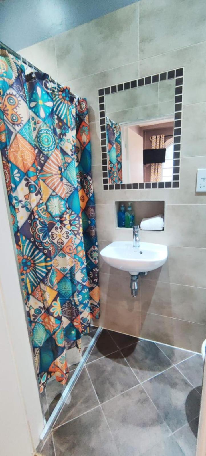 Cosy 2 Bedroom In City Center Euston Apartment *
