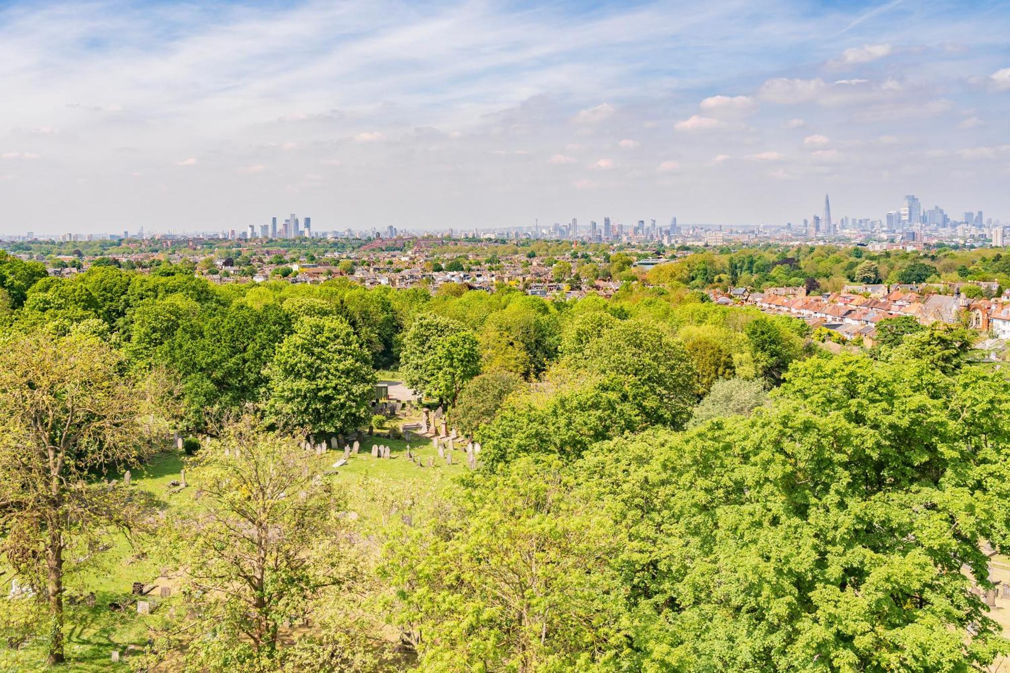 Apartment Charming Ldn With Free Parking London